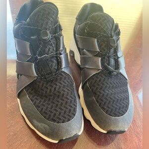 Sorel Athletic shoe. Sz 8.5